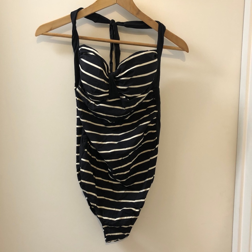 Pez D’or maternity swimsuit